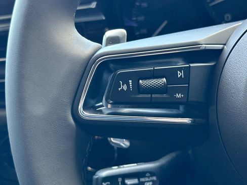 Certified 2025 Porsche Macan image 30