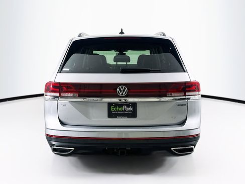 Used 2025 Volkswagen Atlas SE image 7