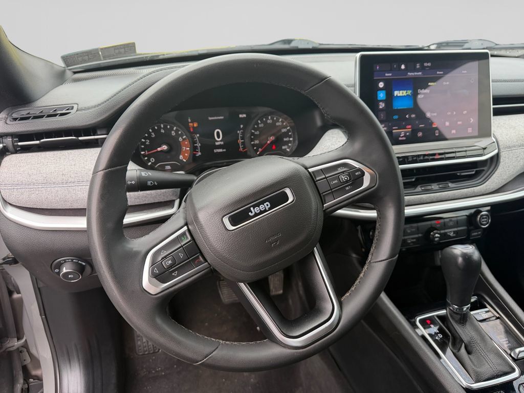 Used 2023 Jeep Compass Latitude AWD/4WD image 13