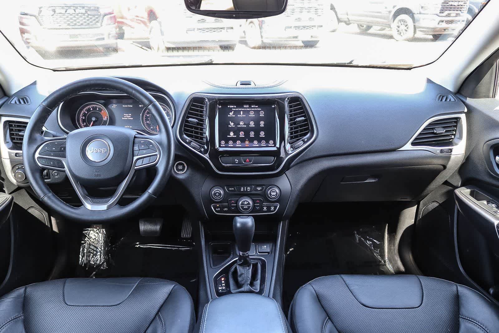 Used 2019 Jeep Cherokee Limited FWD image 12