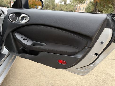 Used 2011 Nissan 370Z Coupe image 15