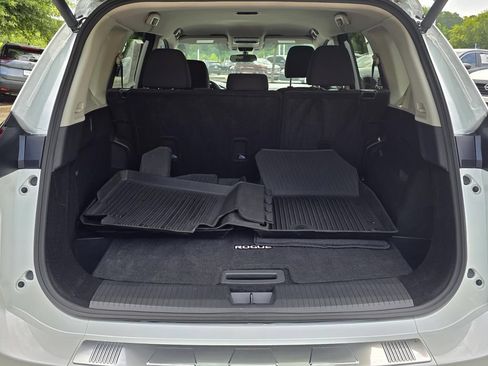 Used 2026 Nissan Rogue SV w/ Cold Weather Package FWD image 10