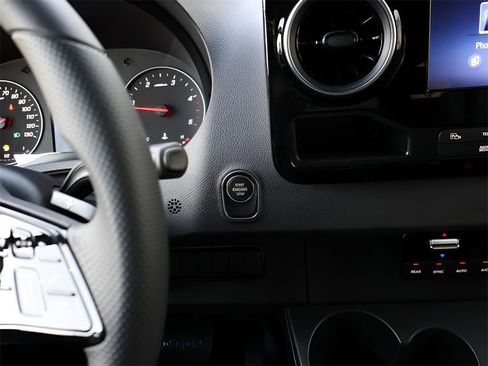 New 2025 Mercedes-Benz Sprinter 2500 image 28