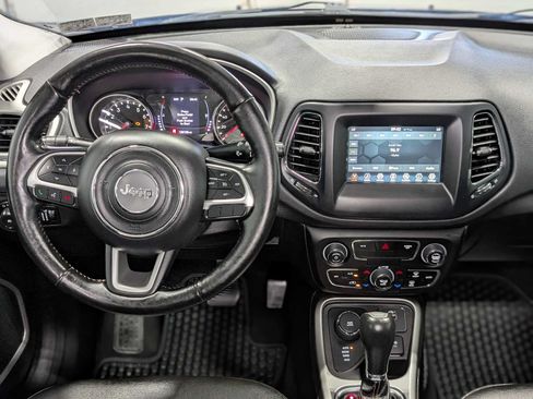 Used 2020 Jeep Compass Latitude w/ Cold Weather Group AWD/4WD image 5