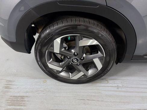 Used 2025 Hyundai Venue SEL FWD image 10
