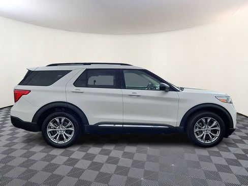 Certified 2022 Ford Explorer XLT w/ Equipment Group 202A image 8