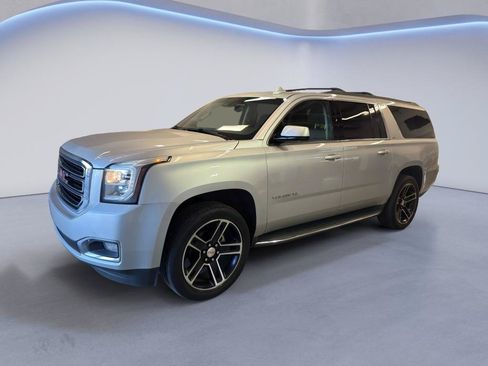 Used 2016 GMC Yukon XL SLT w/ Open Road Package AWD/4WD image 3