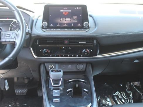 Used 2022 Nissan Rogue SL FWD image 15
