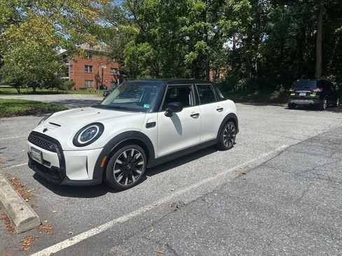 Used 2024 MINI Cooper S FWD image 3