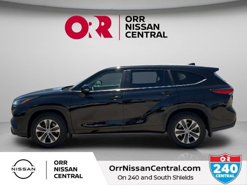 Used 2023 Toyota Highlander XLE AWD/4WD image 8