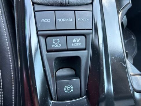 Used 2026 Toyota Camry SE FWD image 17