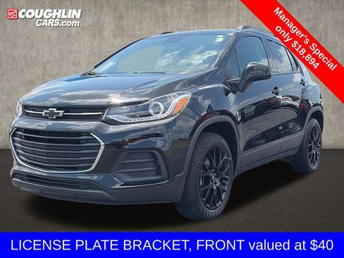 Used 2022 Chevrolet Trax LT w/ Midnight Edition AWD/4WD image 3