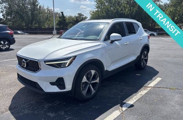 Certified 2023 Volvo XC40 B5 Plus w/ Driver Assist Package AWD/4WD image 1