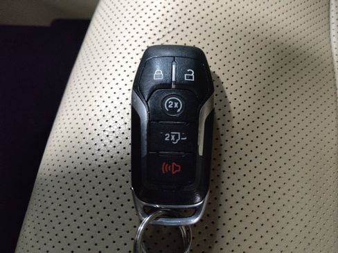 Used 2016 Ford F150 Lariat AWD/4WD image 32