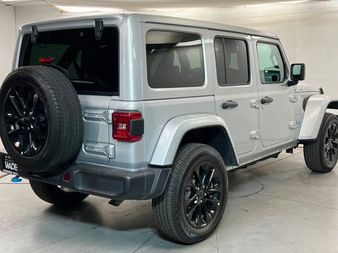 Used 2024 Jeep Wrangler Unlimited Sahara AWD/4WD image 5
