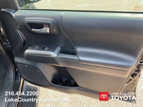Used 2020 Toyota Tacoma Limited AWD/4WD image 26