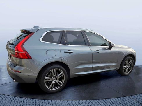 Used 2018 Volvo XC60 T5 Momentum w/ Vision Package AWD/4WD image 6