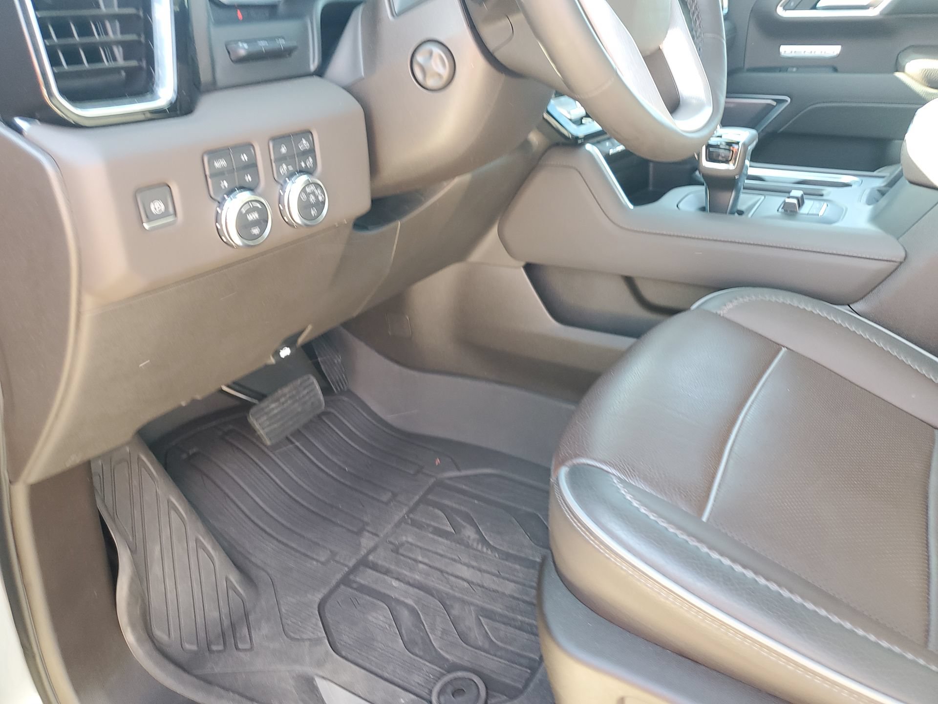 Used 2023 GMC Sierra 1500 Denali w/ Denali Reserve Package AWD/4WD image 26