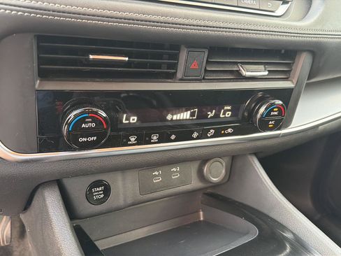Used 2024 Nissan Rogue SV FWD image 26