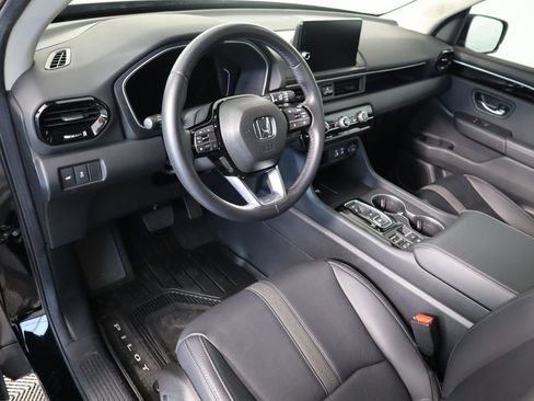 Used 2025 Honda Pilot EX-L image 9