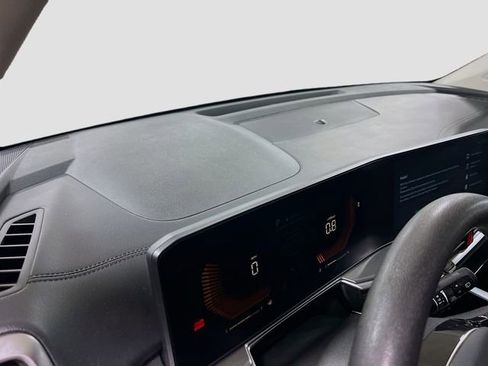 Certified 2025 Kia Sorento LX FWD image 9