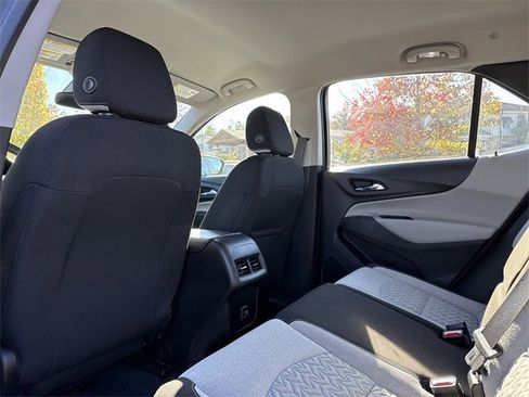 Used 2022 Chevrolet Equinox LS image 18