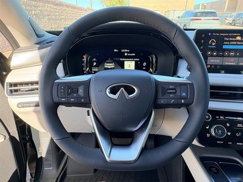 New 2026 INFINITI QX60 Luxe image 16