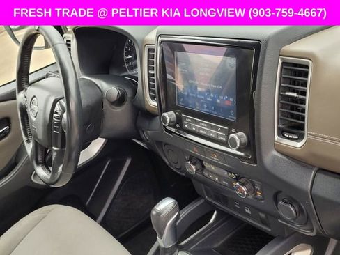 Used 2022 Nissan Frontier SV image 11