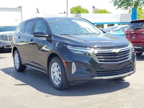 Used 2023 Chevrolet Equinox LT FWD image 2