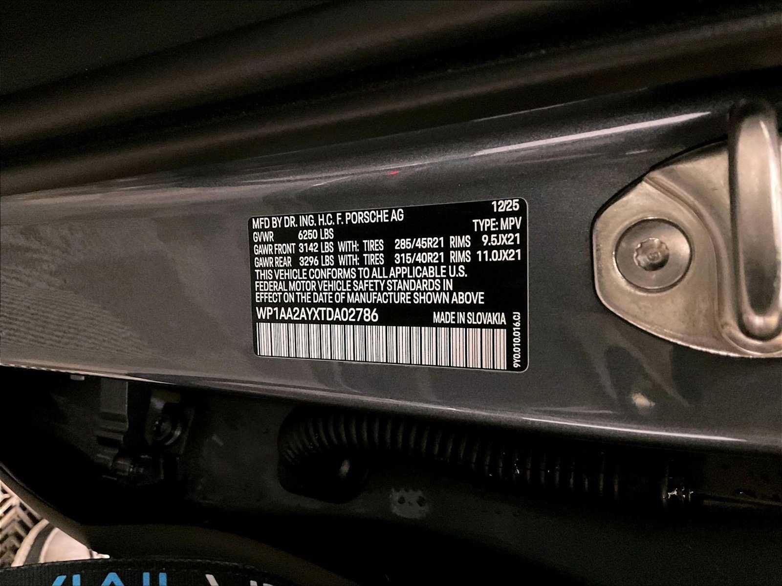 Certified 2026 Porsche Cayenne AWD/4WD image 36