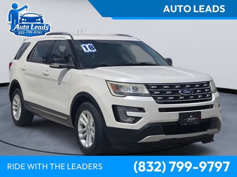 Used 2016 Ford Explorer XLT w/ Equipment Group 202A FWD image 1