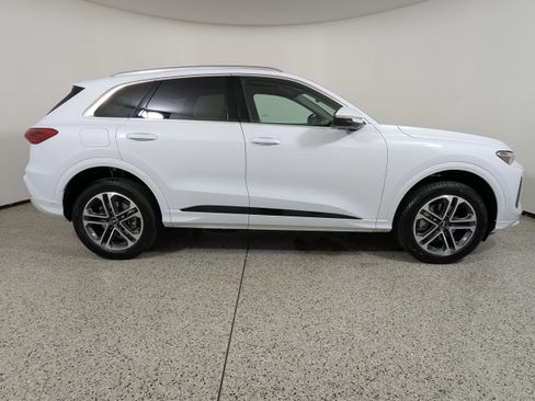 New 2025 Audi Q5 Premium image 8