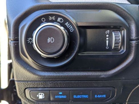 Used 2024 Jeep Wrangler Unlimited Sahara w/ Technology Group image 15