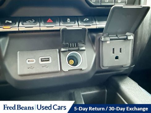 Used 2022 Chevrolet Silverado 2500 High Country w/ Safety Package II image 43