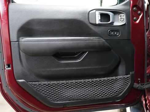 Used 2021 Jeep Wrangler Unlimited Sahara image 16