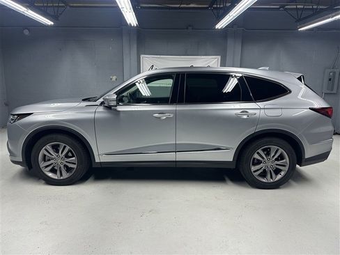 Used 2022 Acura MDX SH-AWD image 9