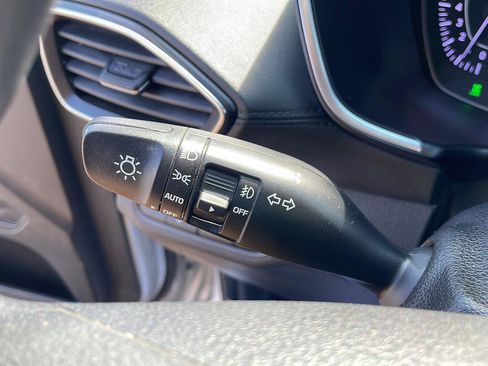 Used 2019 Hyundai Santa Fe SEL AWD/4WD image 17