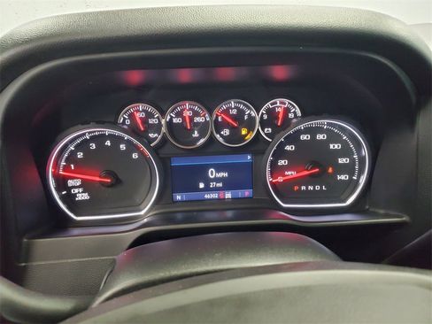 Used 2020 Chevrolet Silverado 1500 LT Trail Boss w/ Midnight Edition image 17