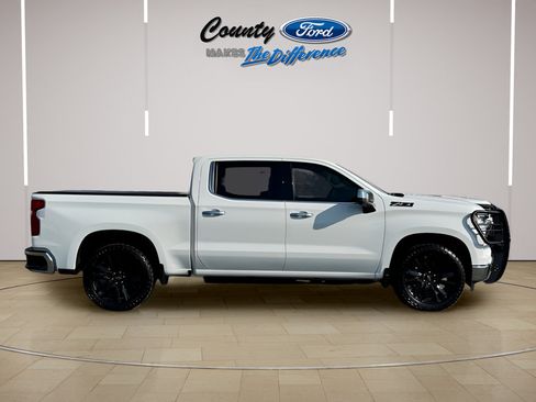 Used 2026 Chevrolet Silverado 1500 LTZ w/ Z71 Off-Road Package AWD/4WD image 3