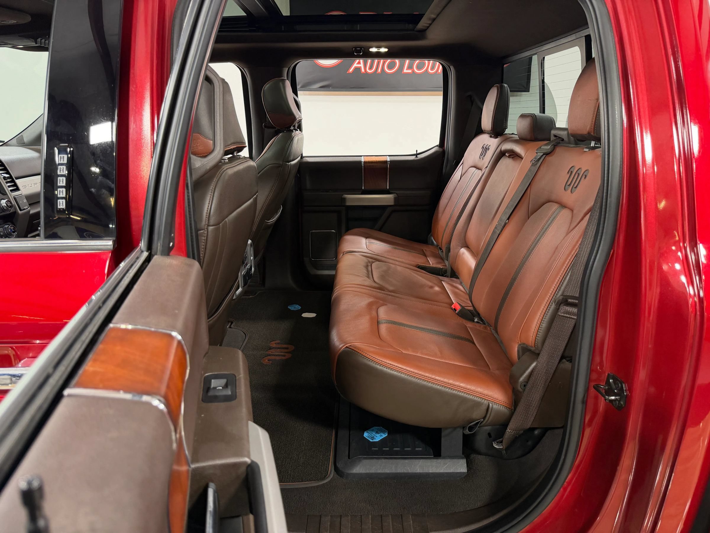 Used 2021 Ford F350 King Ranch w/ King Ranch Ultimate Package AWD/4WD image 18