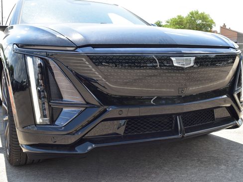 New 2026 Cadillac Lyriq V image 27