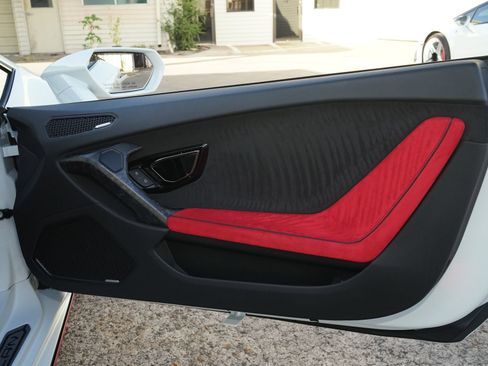 Used 2020 Lamborghini Huracan EVO AWD/4WD image 16