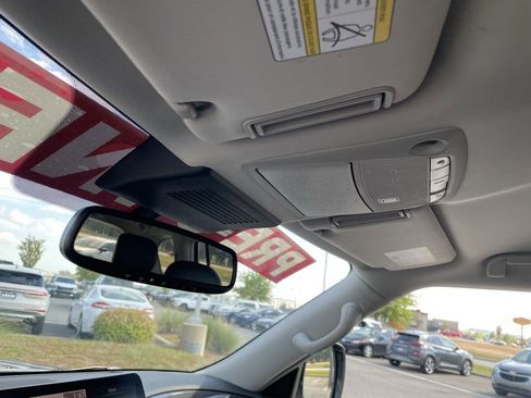 Used 2024 Nissan Armada SV image 22