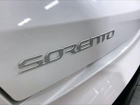 Certified 2024 Kia Sorento SX Prestige w/ Panoramic Sunroof Package AWD/4WD image 8