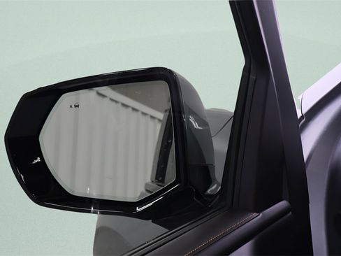 Used 2024 GMC Yukon XL AT4 w/ Technology Package image 23