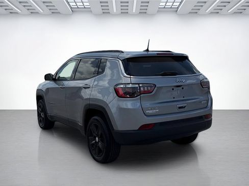 Used 2022 Jeep Compass Latitude AWD/4WD image 5