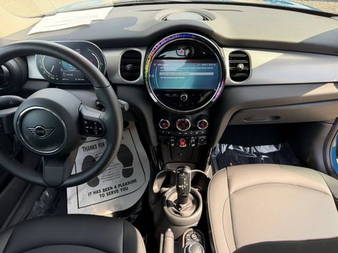 Used 2023 MINI Cooper 2-Door Hardtop FWD image 14