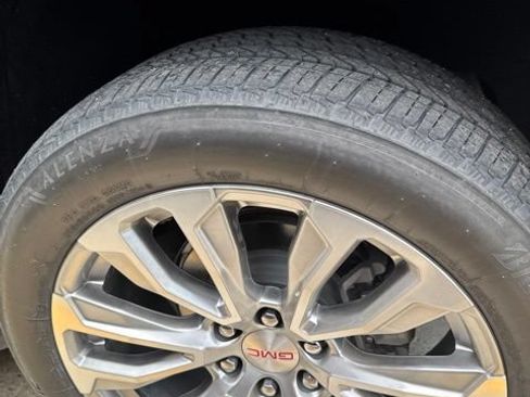 Used 2024 GMC Yukon Denali RWD image 23