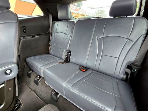 Used 2024 Buick Enclave Premium image 29