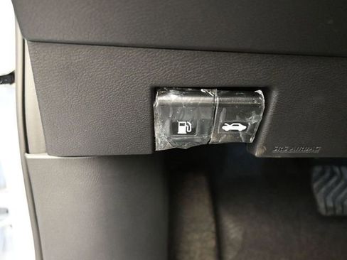 New 2025 Nissan Versa SV w/ Trunk Package image 17